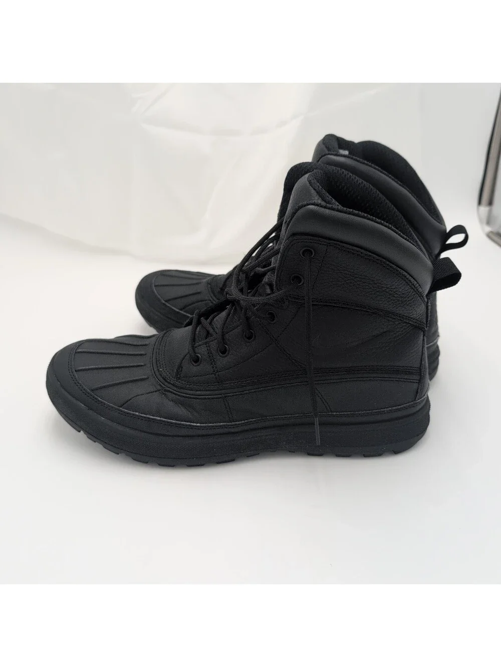 Nike ACG Woodside 2 Triple Black Leather Boots Men's US 11 Hiking 525393-090